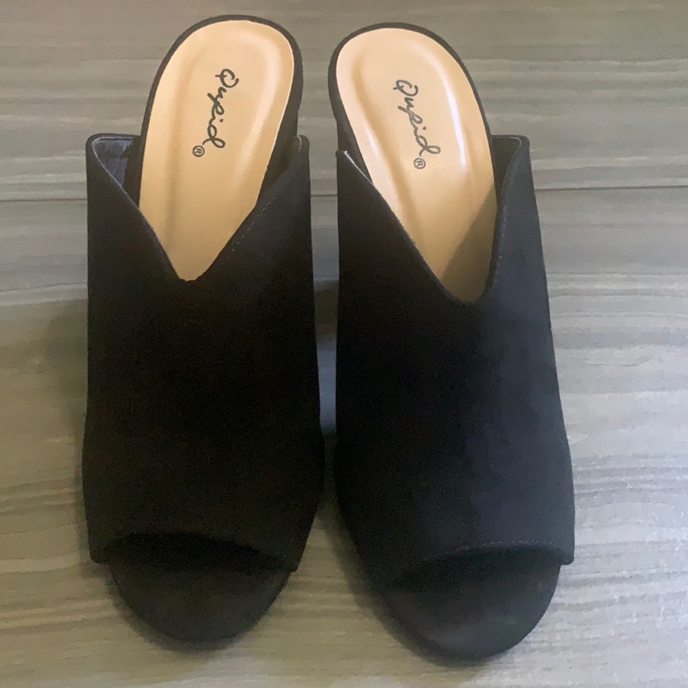 Qupid Black Suede Heels in Original Box